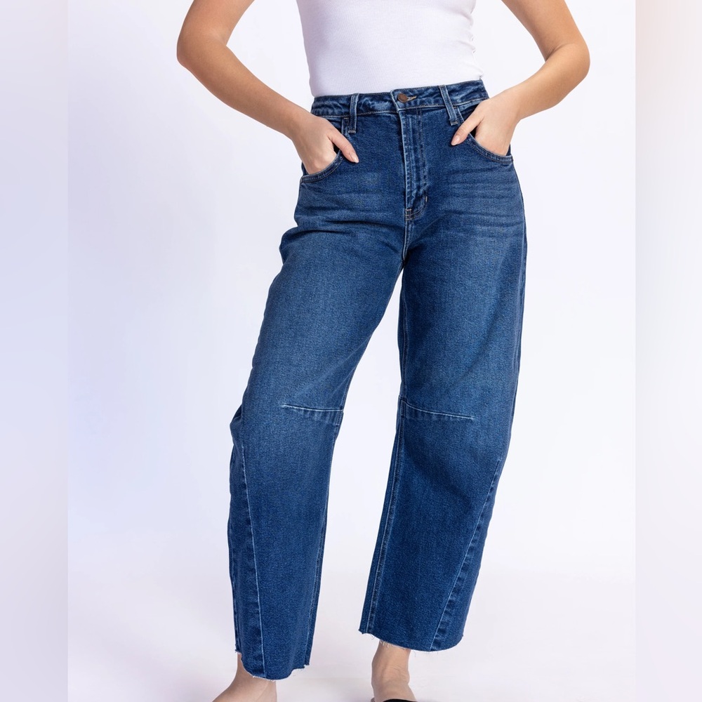 Classic Blue Women's Jeans Special A Barrel Jeans Raw Hem Size 7